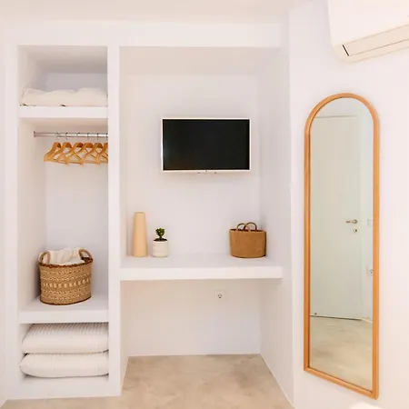 Blu Dot Tinos Apartahotel