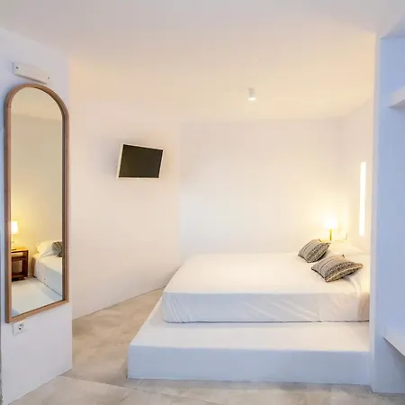 Blu Dot Tinos Apartahotel 3*