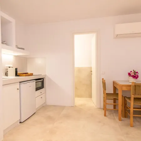 Blu Dot Tinos 3*
